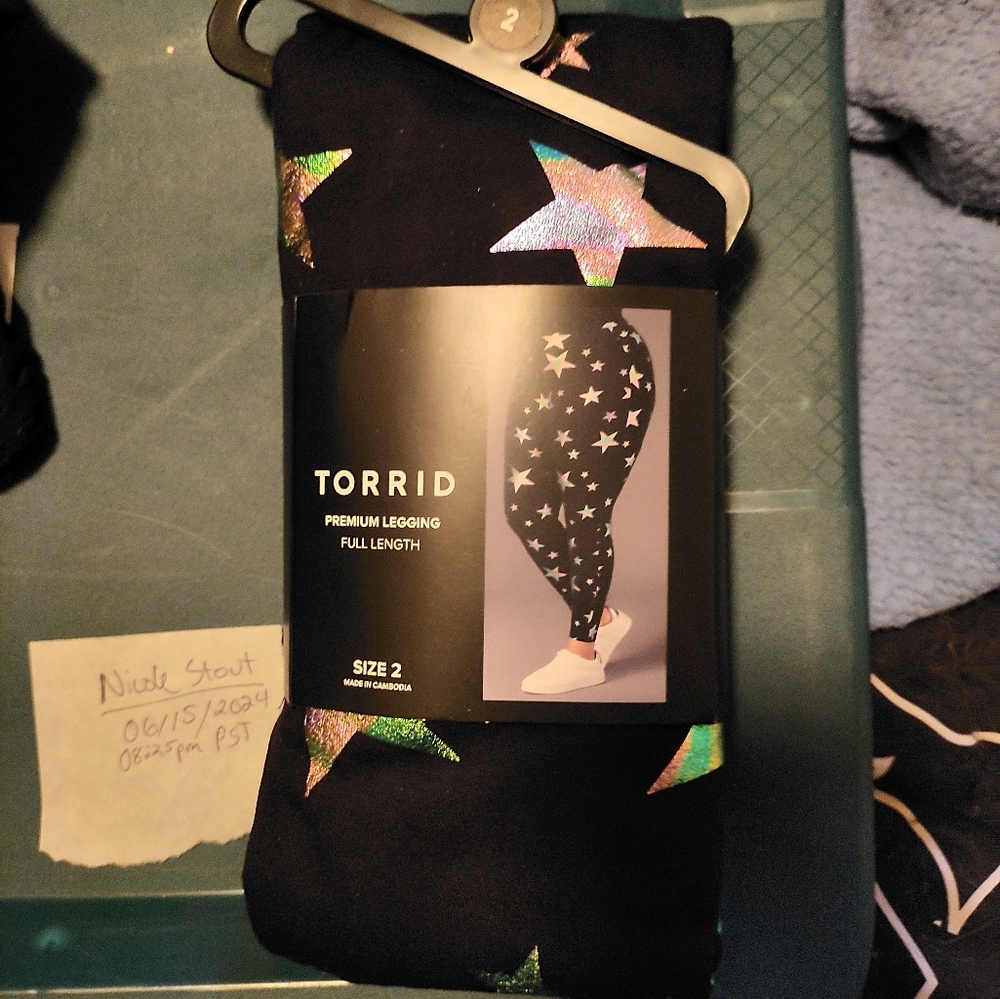 BNWT Torrid Rainbow Star Leggings Size 2